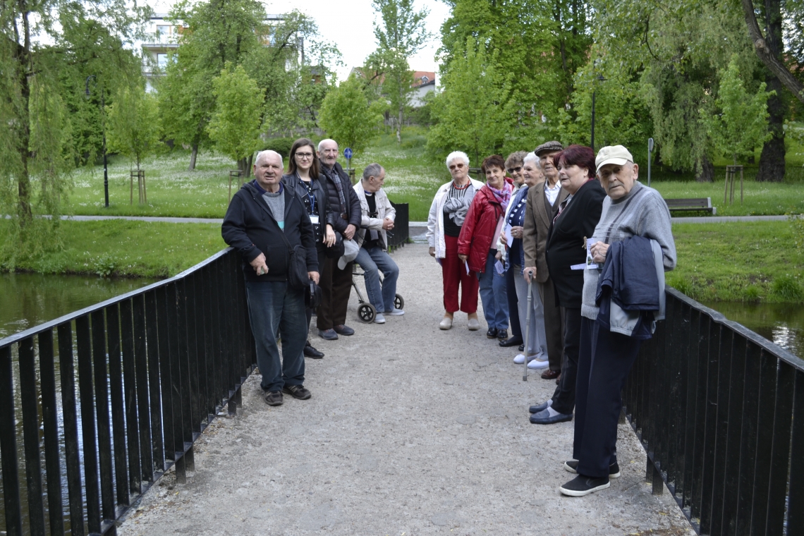 Aktywny Senior 1 i Aktywny Senior 2 - spacer po Parku Sienkiewicza - działanie środowiskowe